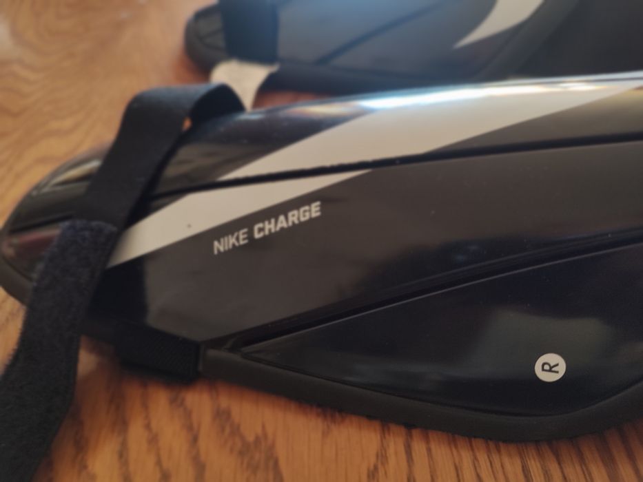 Apărători Nike Charge