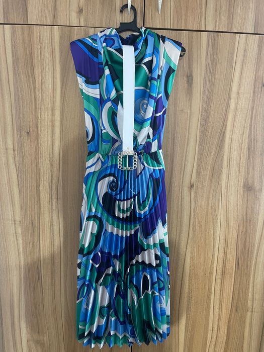 Елегантна тънка рокля