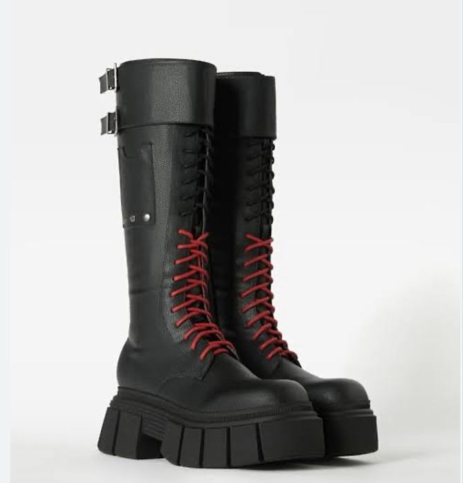 Високи ботуши Bershka