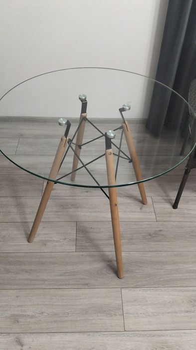 Vând Masa de sticlă