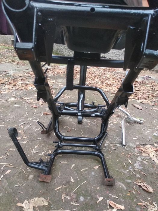 Продаю новую раму на скутер марки форсе васат 150сс .