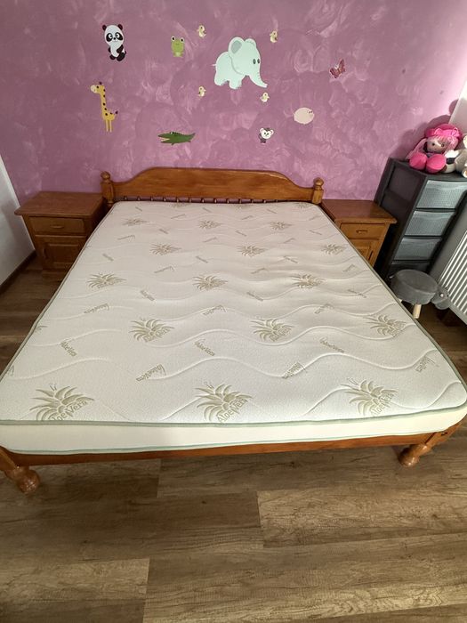 Pat lemn masiv 140/200 saltea si noptiere