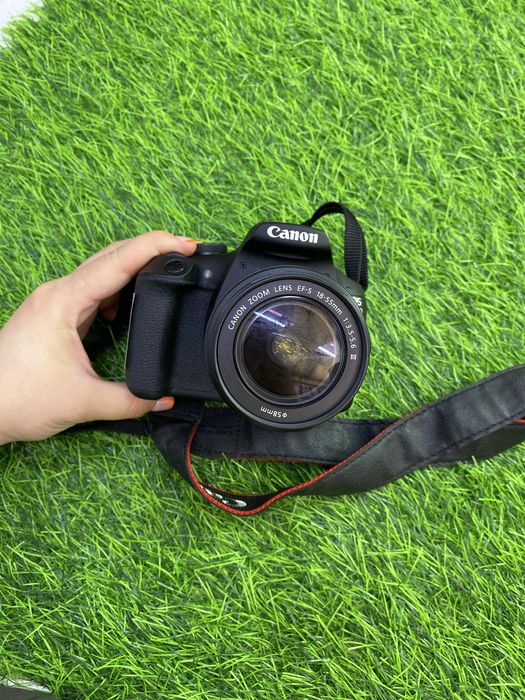 Фотоаппарат Canon EOS 2000D