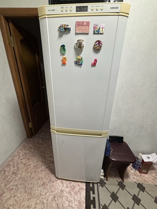 Холодильник бытовой
