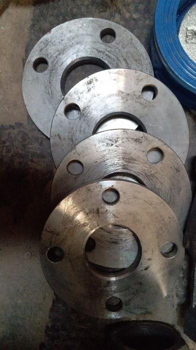 Винтелны краны флянцы