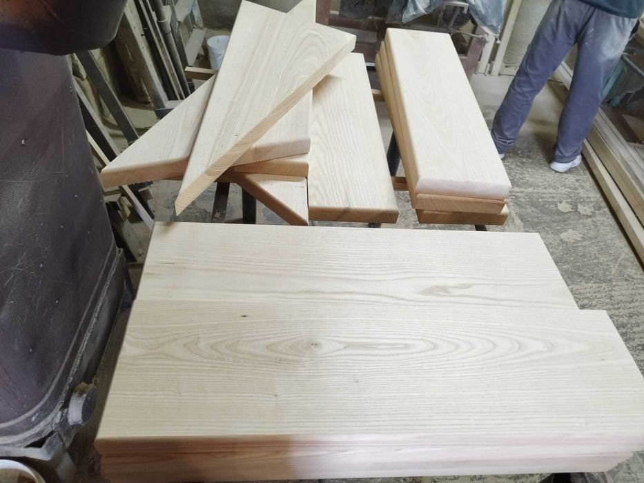 cherestea  stejar frasin cires paltin nuc ulm tei plop  tamplarie