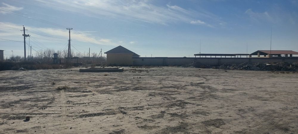 Noturar yer maydoni sotiladi  1500 kv