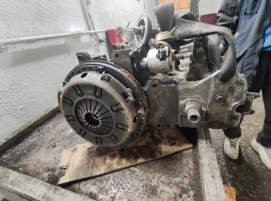 Двигатель на Пассат Б3,Ауди