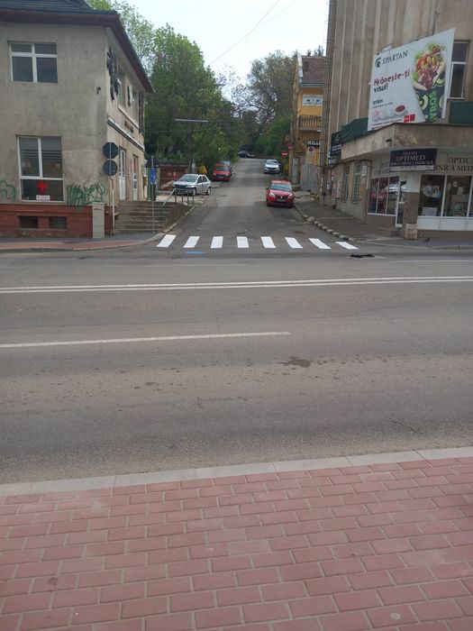 Dau in inchirie de casa spațiu pentru firma