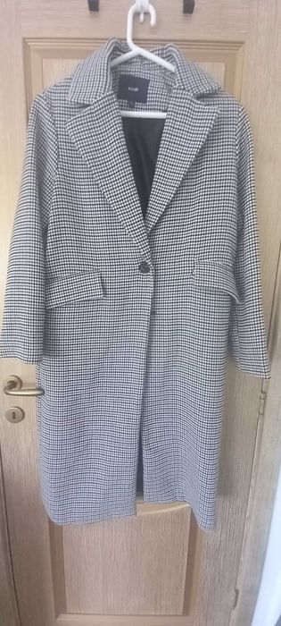 Ново италианско палто без етикет