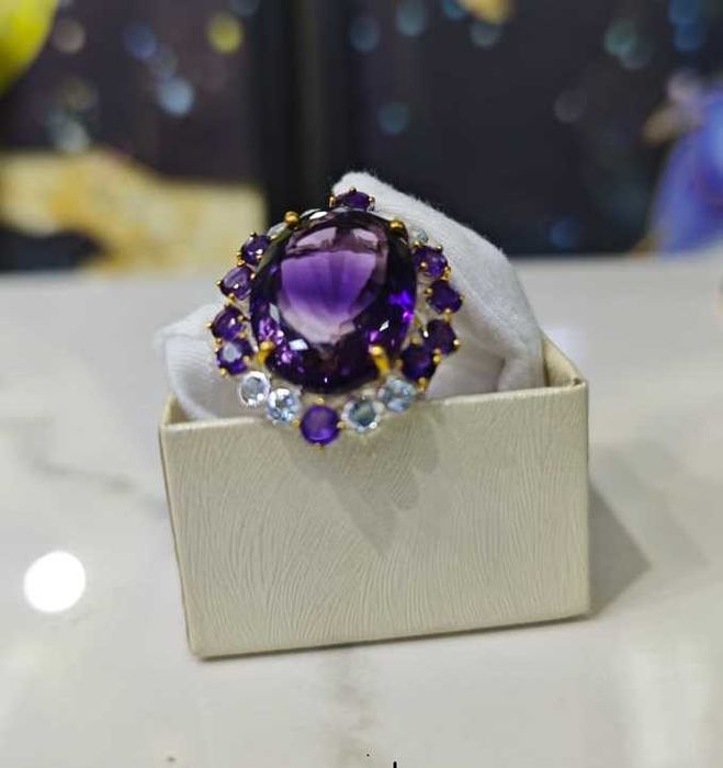 Кольцо женское с натуральным камнем