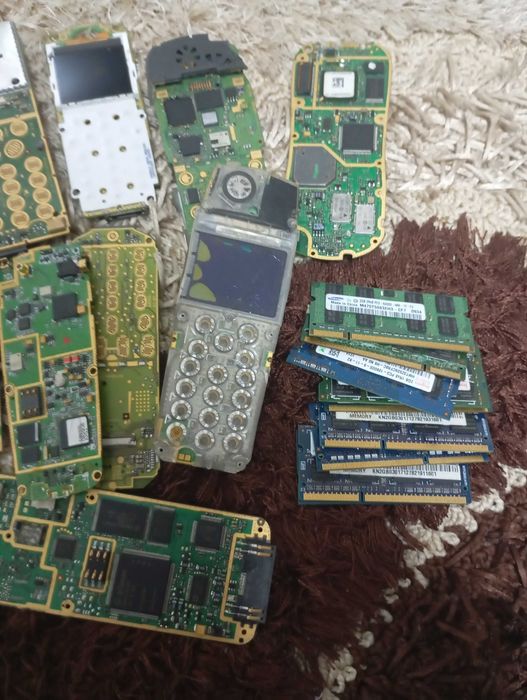 Placi telefoane vechi