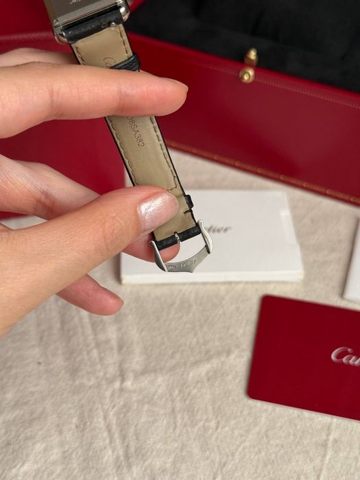 Часы Cartier Tank