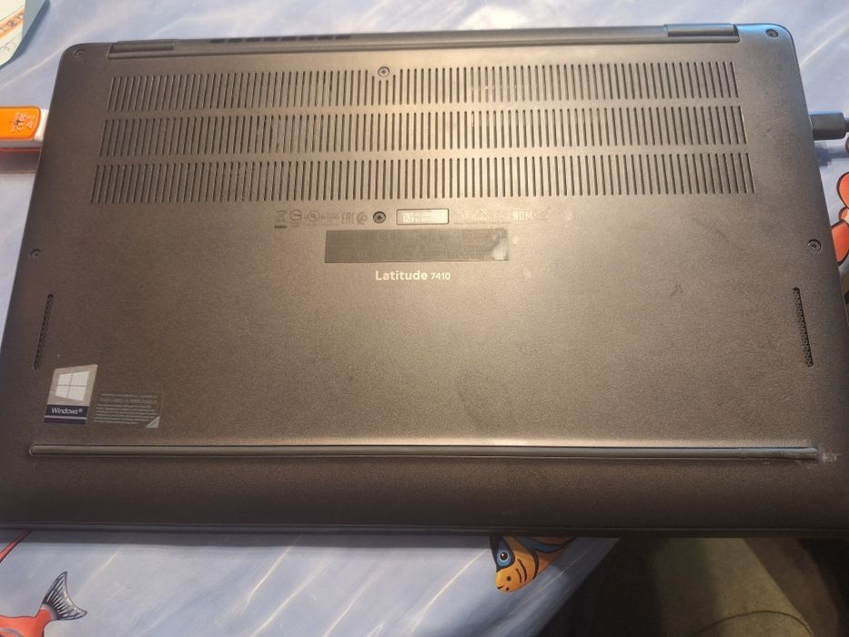 Продавам Laptop Dell Latitude 7410