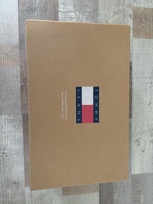 Чехли Tommy Hilfiger