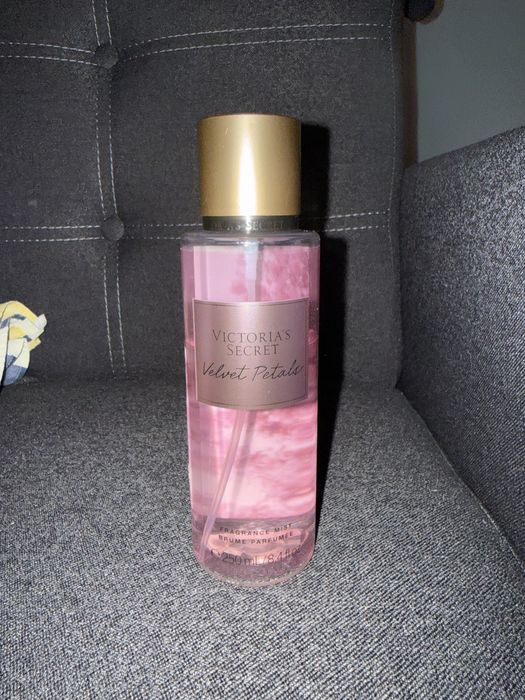 Victoria’s Secret - Velvet Petals спрей за тяло