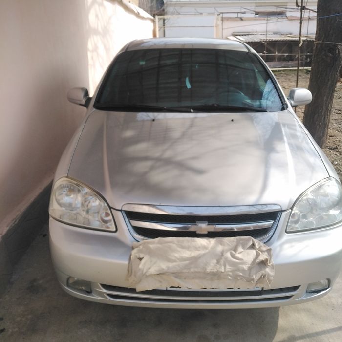 LACETTI sotiladi