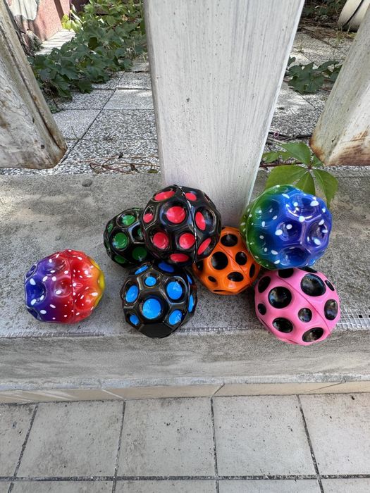 Подскачащи топки Moon Ball и Sky Ball