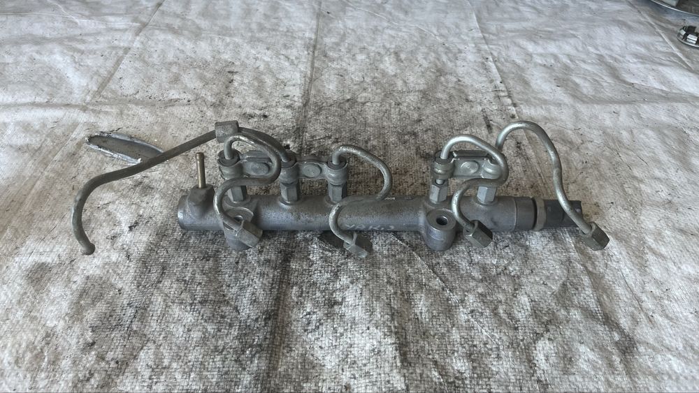 2 броя Toyota Yaris 2 1.4 D4D горивна рейка