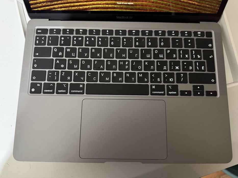 MackBook Air with Apple M1 chip 13-inch