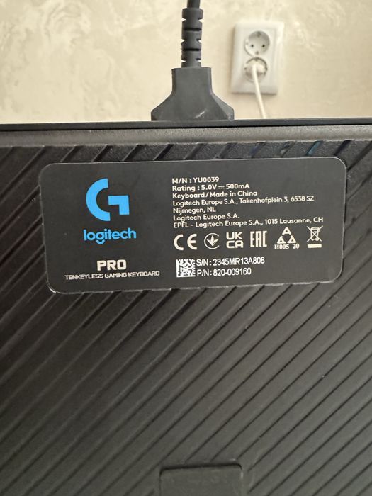 Logitech Pro клавиатура