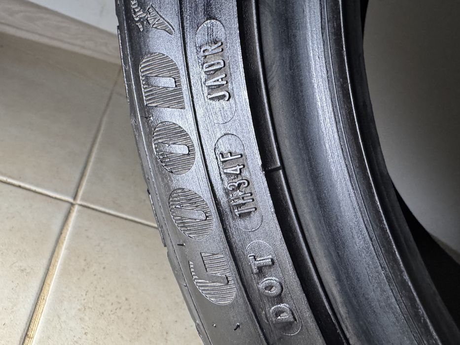 Goodyear EfficeintGrip 225/45 R18 -почти нови, 80% ресурс