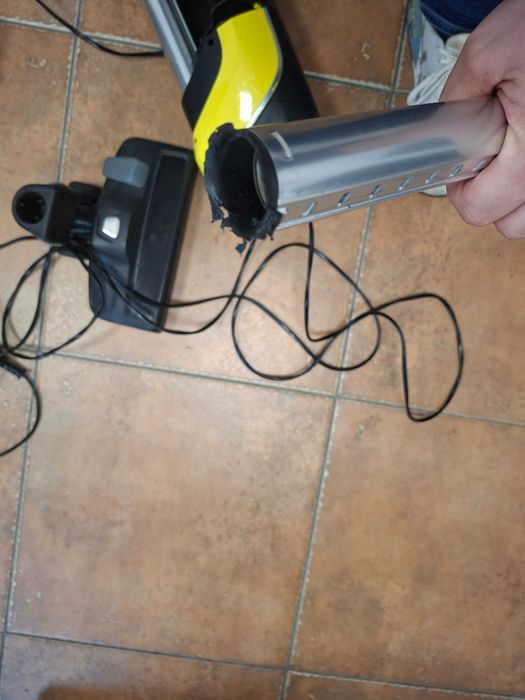 Se vinde un aspirator Kärcher VC 5 500 w 1.349 - pentru piese