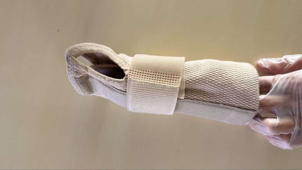 бандаж на лучезапястный сустав размер XS-S бежевый