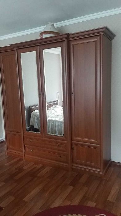 Продам спальный гарнитур