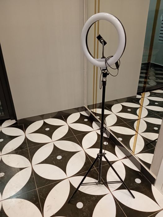 Продам штатив для съемок