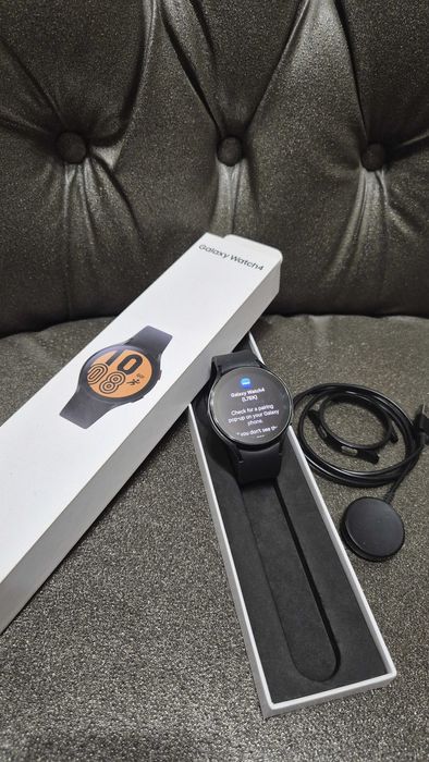 Samsung Galaxy Watch 4 смарт часовник