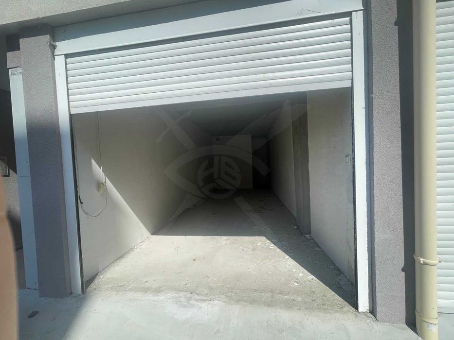 Гараж в Меден рудник