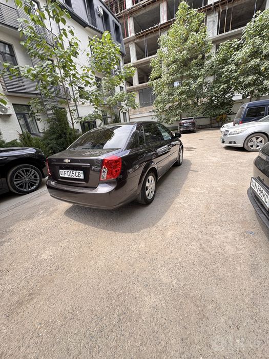 Srochno Gentra sotiladi 9100$