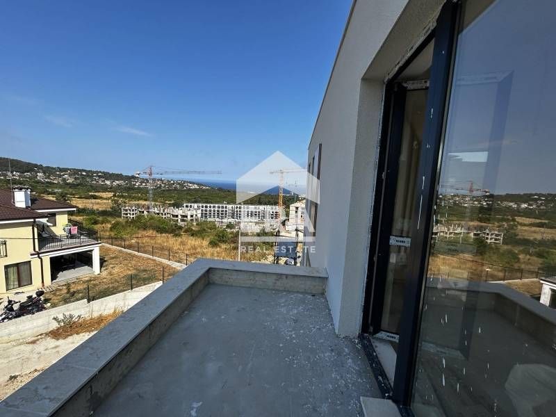 Продава се Двустаен апартамент в Варна, Виница - 62 кв.м за 1968 €/кв.м - Снимка #7