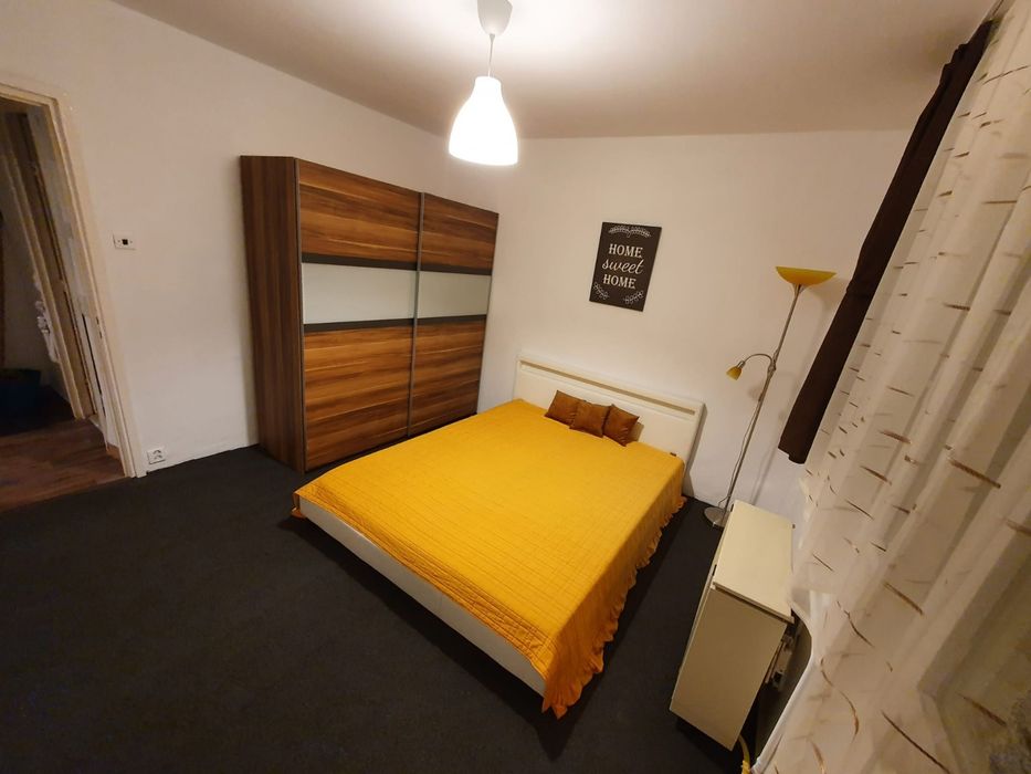 Închiriez apartament 3 camere, lângă Kaufland Carei