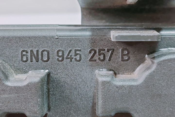 Soclu Stop Dreapta  6N0945257B Volkswagen VW Polo a 3-a generatie 6N