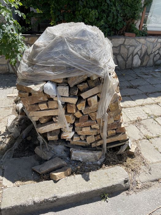 Едър камък за изграждане на ограда