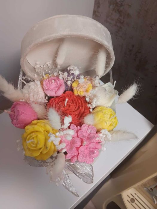 Букет кошници цветя от соеви свещи