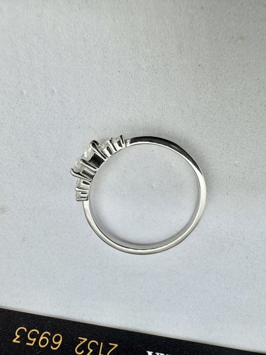 Сребърен пръстен с мойсанит (Диамант) 0.6 карата