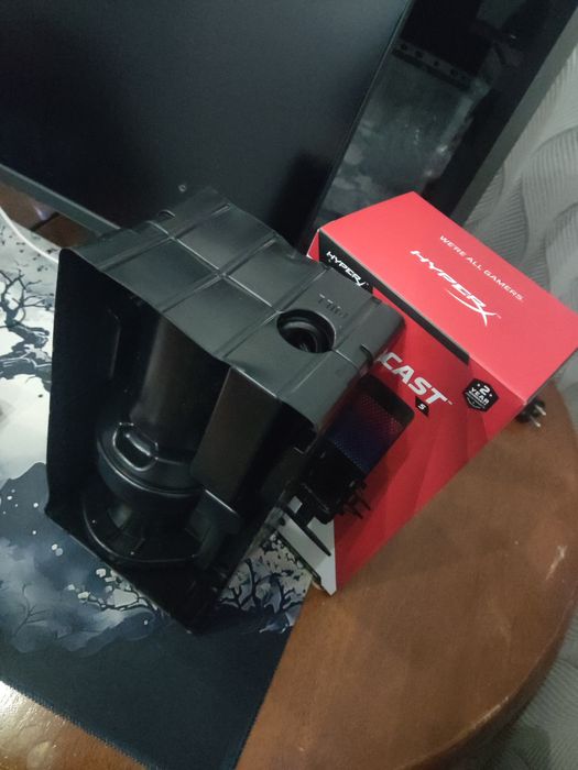 Продам Игровой микрофон hyperX quadcast s