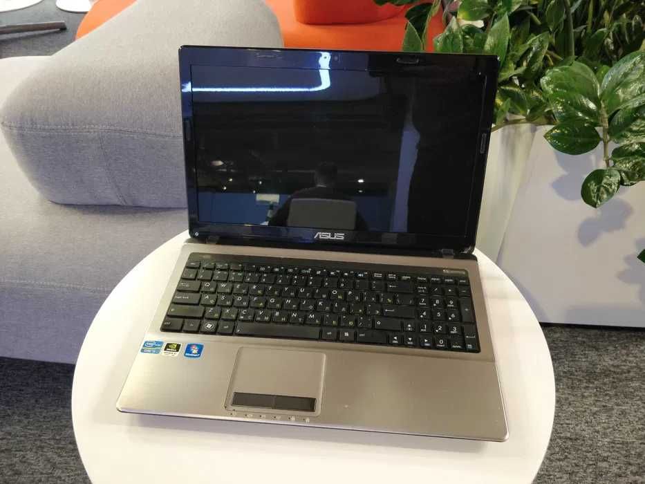 Ноутбук ASUS Desktop-4VNQN3S
