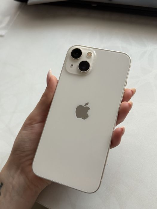 IPhone 13( бял, използван, батерия 78%)