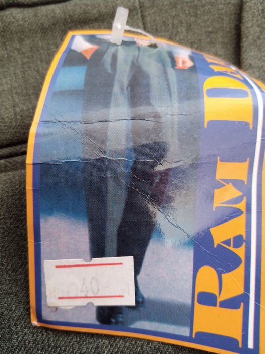 Брюки на мальчика 40 р-р