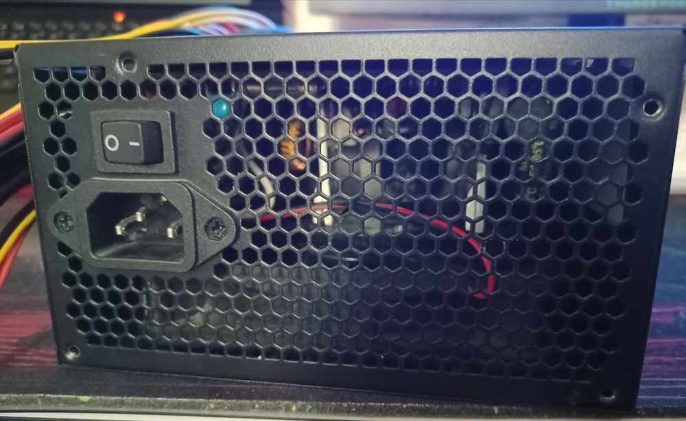 Блок питания AeroCool VX Plus 550W — полностью рабочий