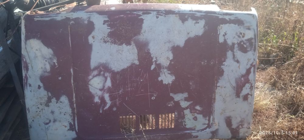 Капот от машины Нива