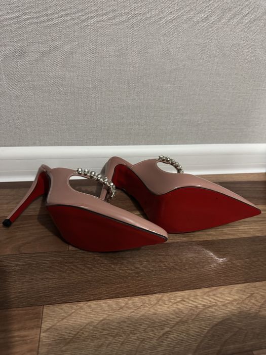 Продам новые пудровые туфли