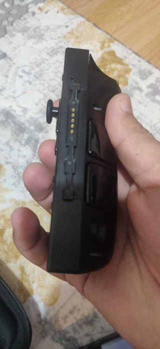 Consola  Legion GO cu o problema