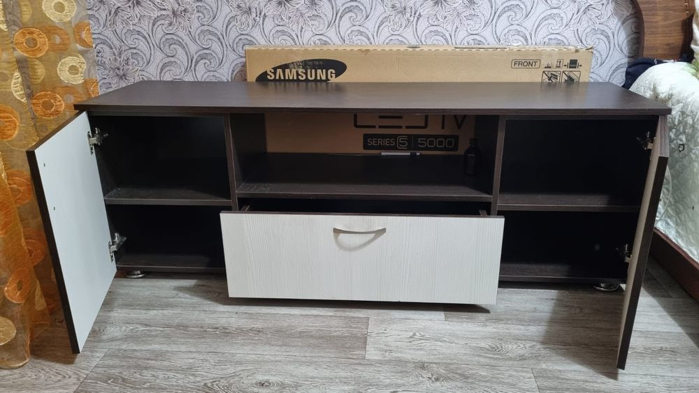 Продам тумбу под телевизор