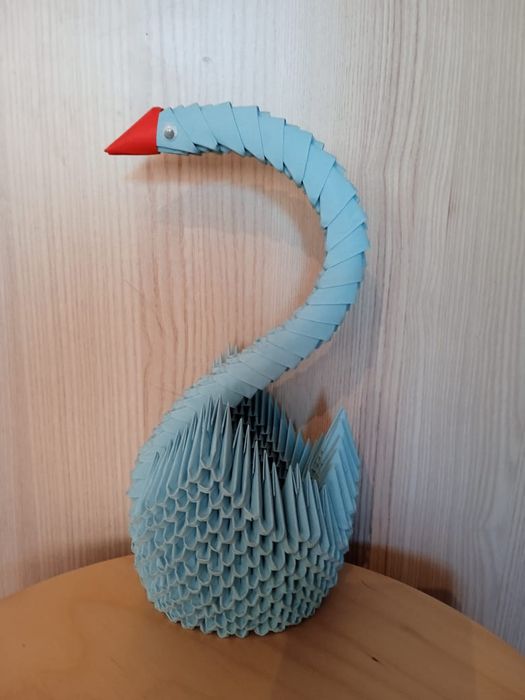 Модульное оригами. Синий лебедь.