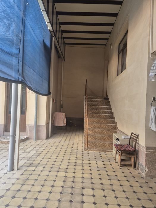 4 сотих уй сотилади. 6 зона, 4та падвал.  Сув, газ, конализаци бор